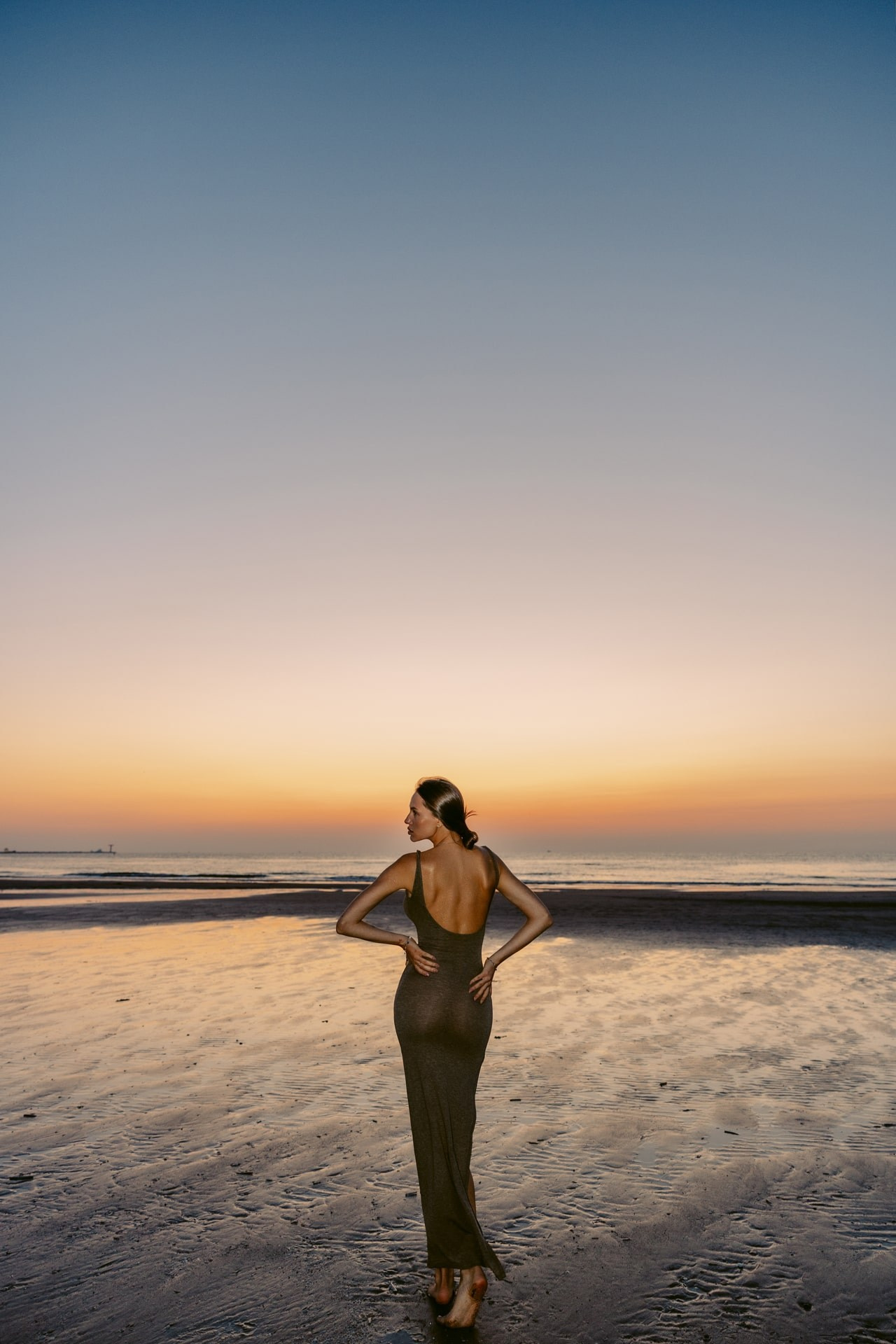 Natural portraits by the sea and in Dutch parks. Romantic & Soulful Photography by Natalia Olhova in Rotterdam