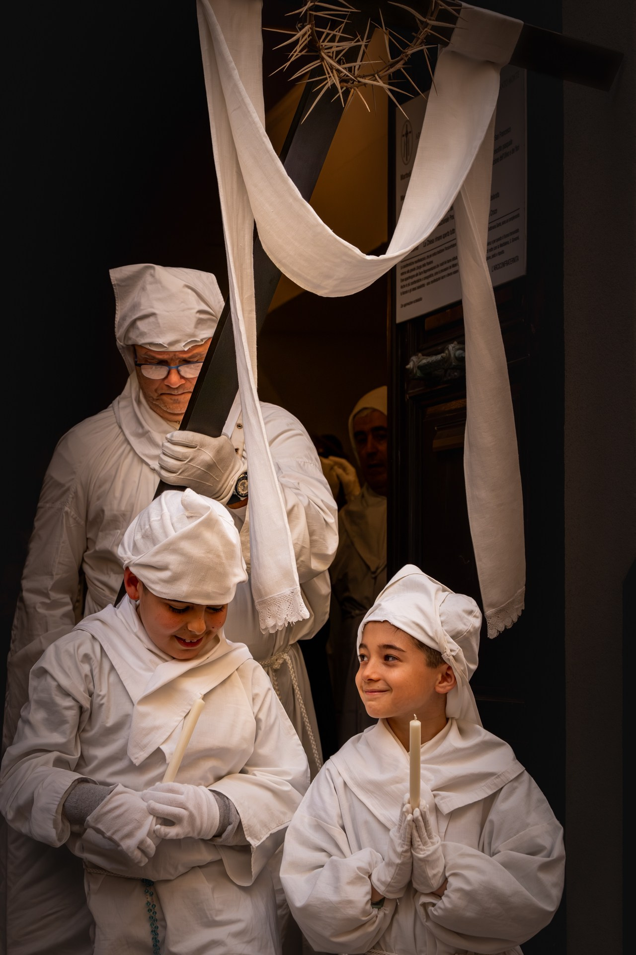 Settimana Santa. Olga Manukhina fotografo in Sardegna