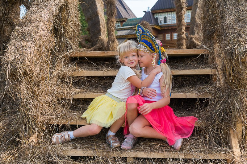 Family photoshoot in the nature, Slovenia. Wedding and Family Photographer in Slovenia