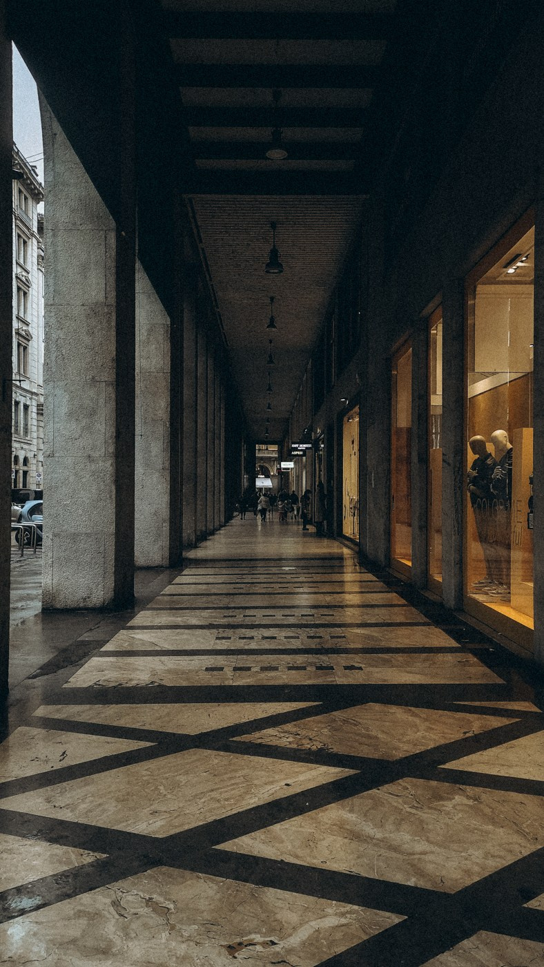 Postcards from Milan. Anastasiia Buchinskaia Fotografa Milano