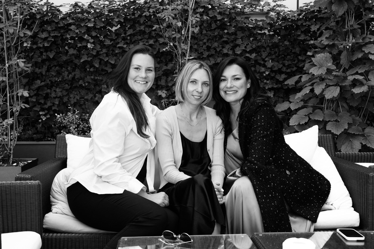 Backstage fotografie. Dana Lišková — Empatická fotografka | Introspektivní umělkyně | Neurodivergentní koučka| Zakladatelka Artepy.cz