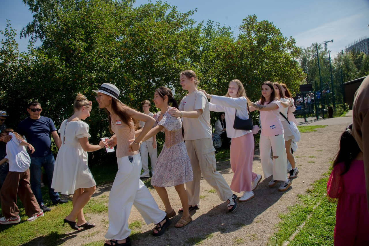 Пикник вместе с SISTERS. Репортажная съемка Shanghai Александр Ростов