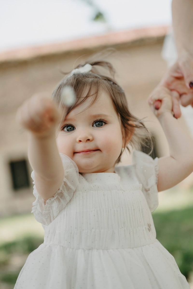 Lara / krstenje, crkva svete Ruzice na Kalemegdanu. Deciji i porodicni fotograf u Beogradu Oksana Skendzic