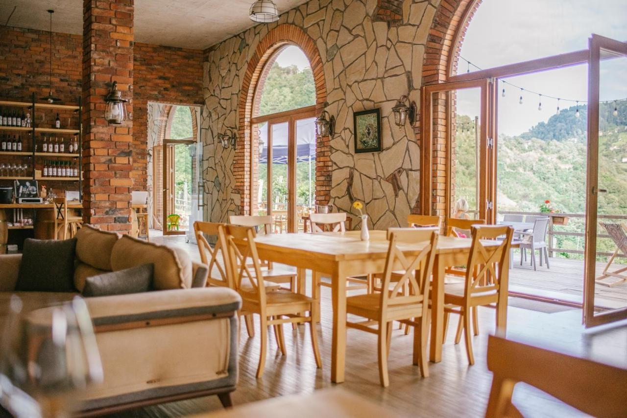 Hotel Chateau Iveri. Главная