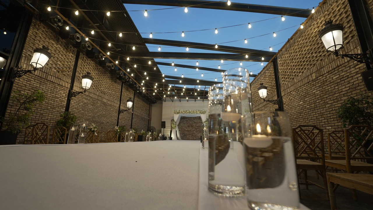 VIA / BASICO. Wedding and events photographers Studio Shalom