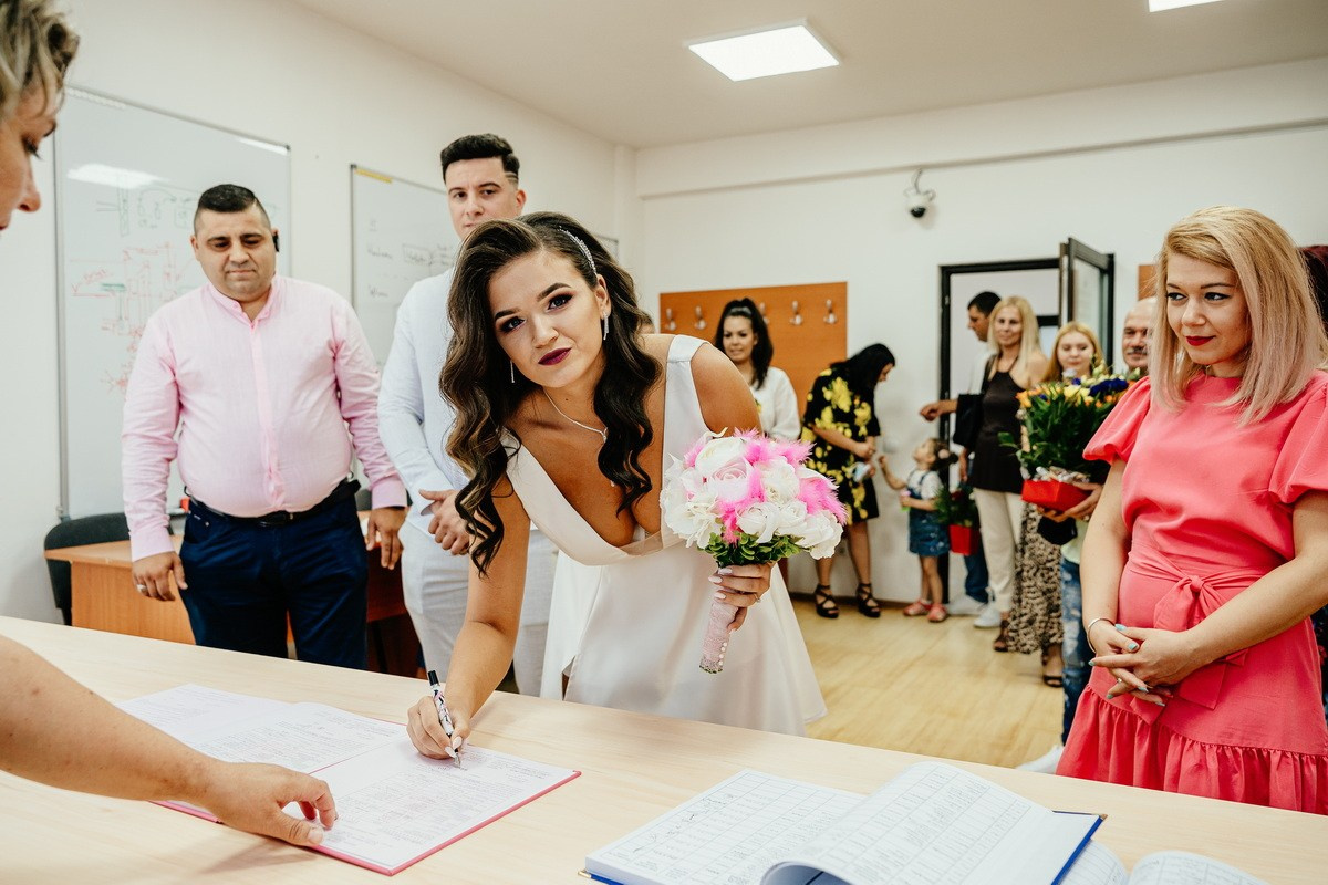 Cununie civila. Amy Foto