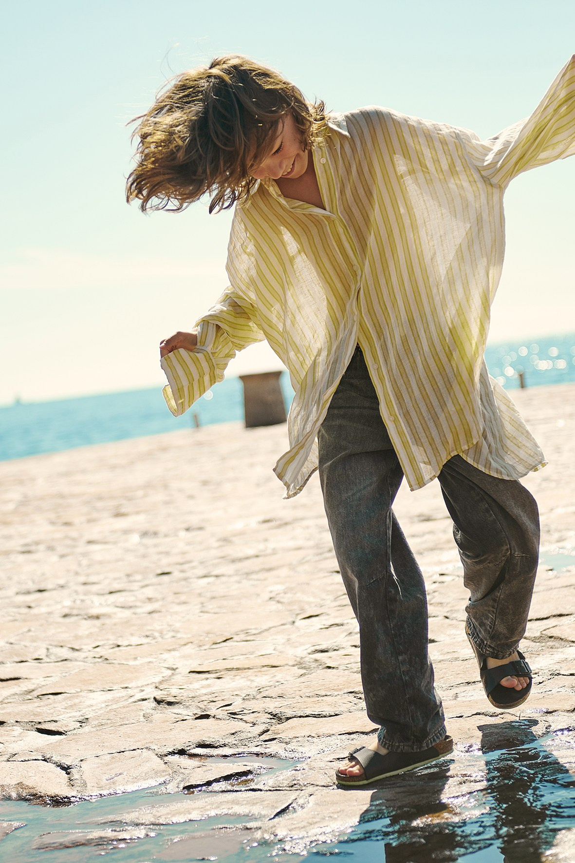 Coastal town. Minimalist brand photographer & videographer | Raw sincerity. Pure Form