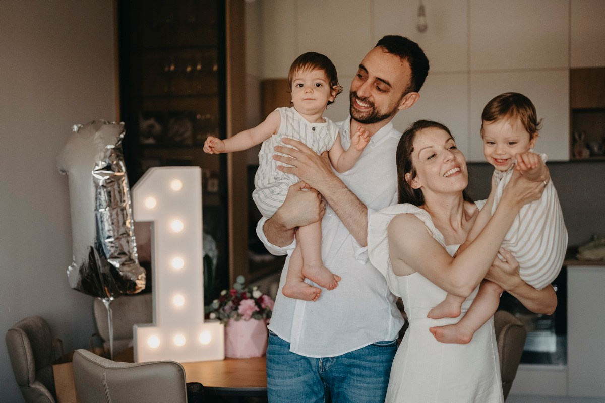 Dunjin i Vukanov 1. rodjendan / fotografisanje kod kuce. Deciji i porodicni fotograf u Beogradu Oksana Skendzic