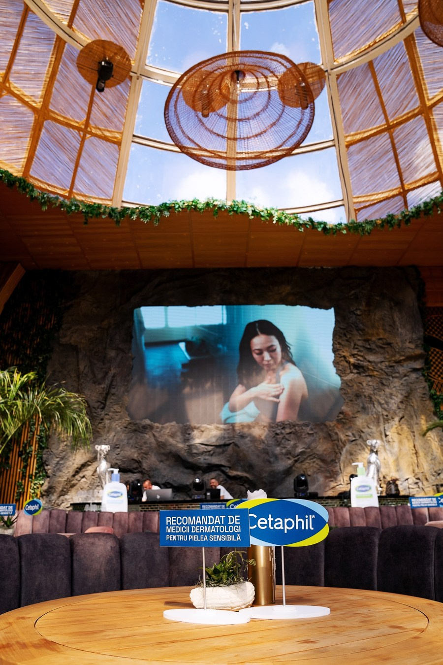 Fotografie Corporate Specializat in Lansări Produs si Serviciu. Fotograf Corporate Business