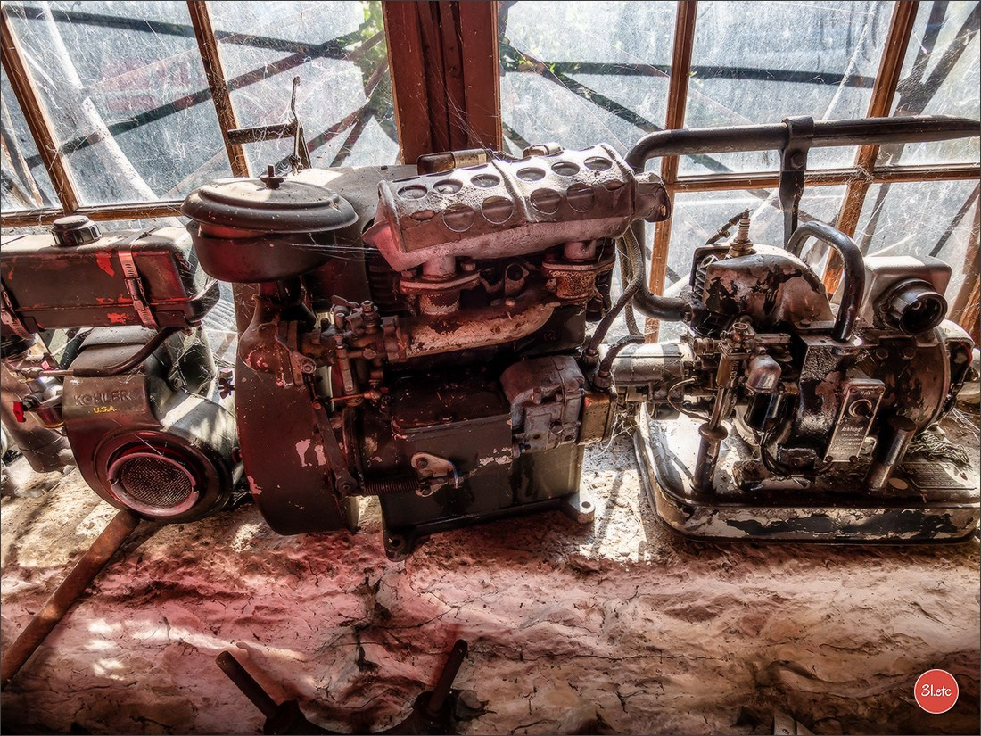 Удивительное место - частный музей старинного хлама - Fahrzeugmuseum. Photographe à Strasbourg | Portraits, Studio, Enfants, Événements