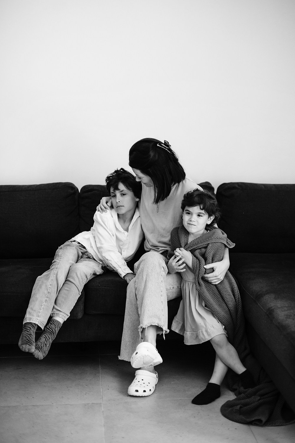 Mom&daughter at home. Family photographer in Israel