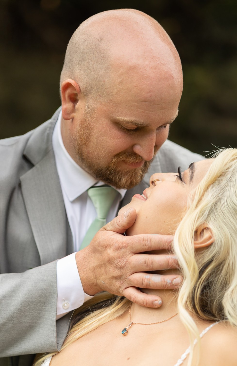 Backyard Wedding. Family and Wedding photographer