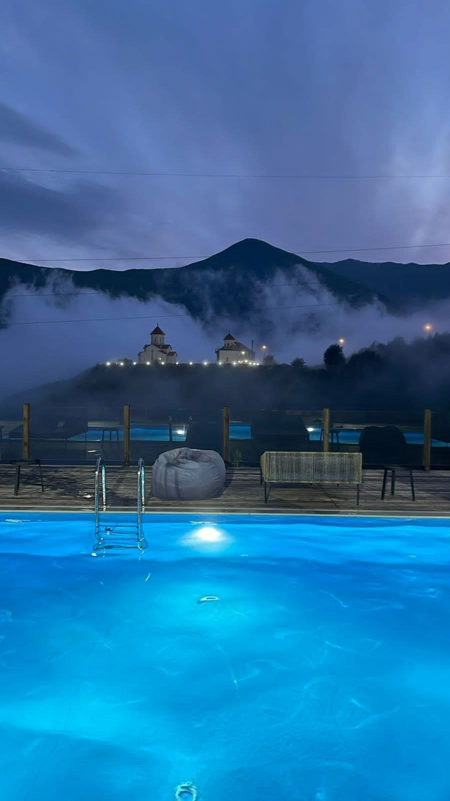 Roshe Gudauri. Главная