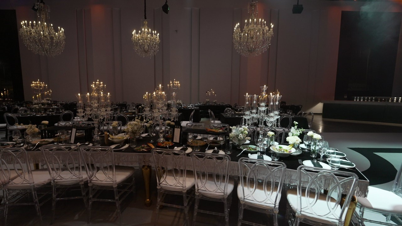 VIA / BASICO. Wedding and events photographers Studio Shalom