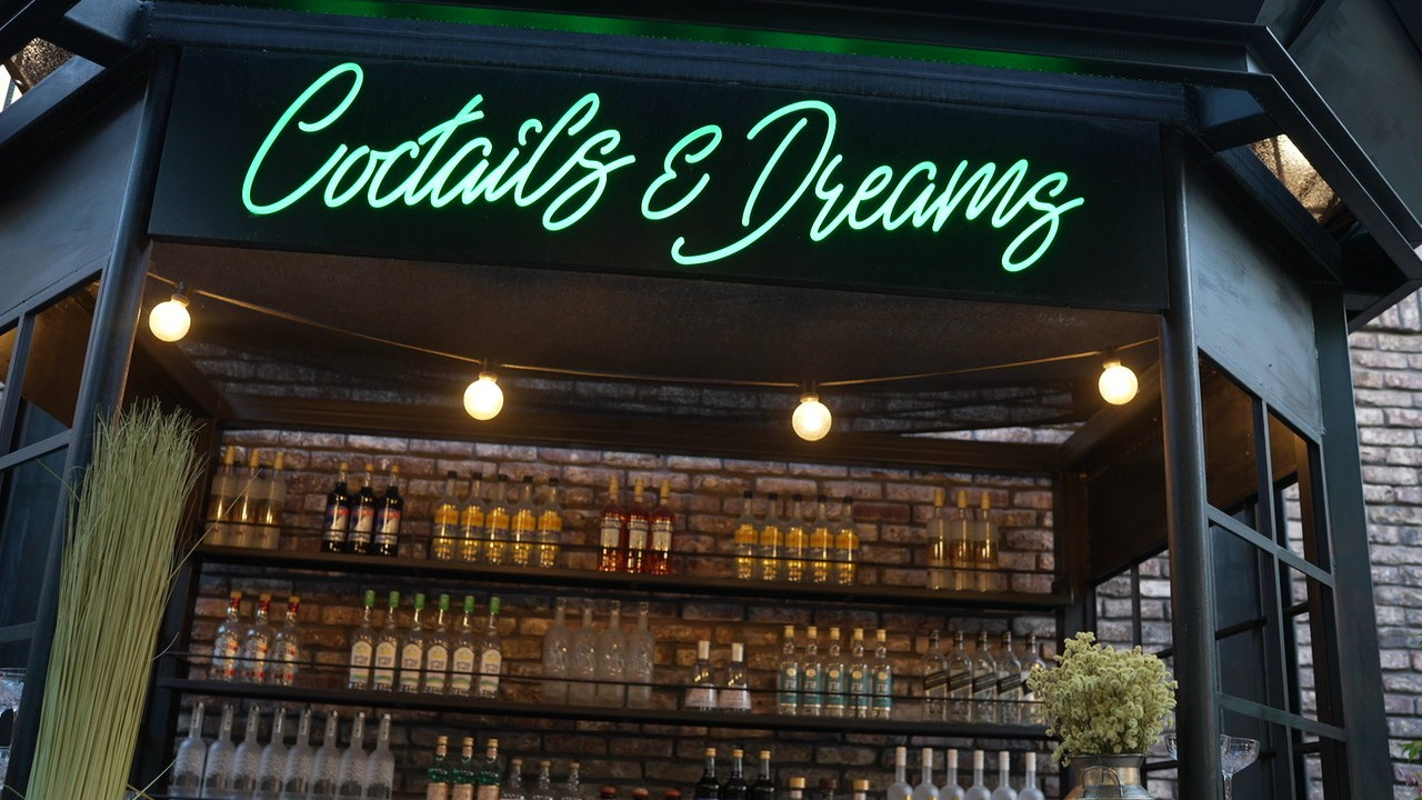 VIA / BASICO. Wedding and events photographers Studio Shalom