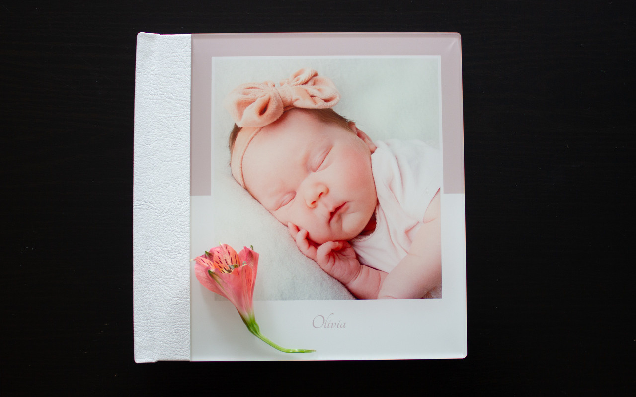 Professionelle Fotografie für Kinder in Augsburg. Neugeborenenfotografin und Retoucher in Augsburg Nastassia Schneider