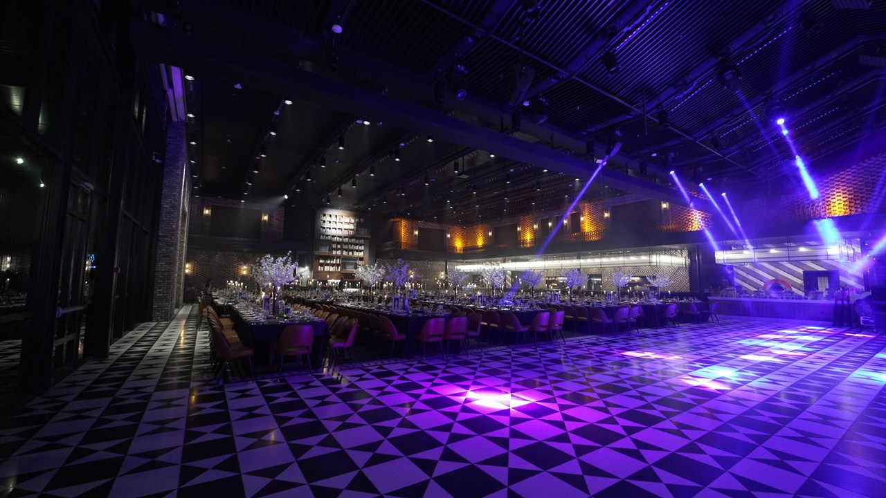 VIA / BASICO. Wedding and events photographers Studio Shalom