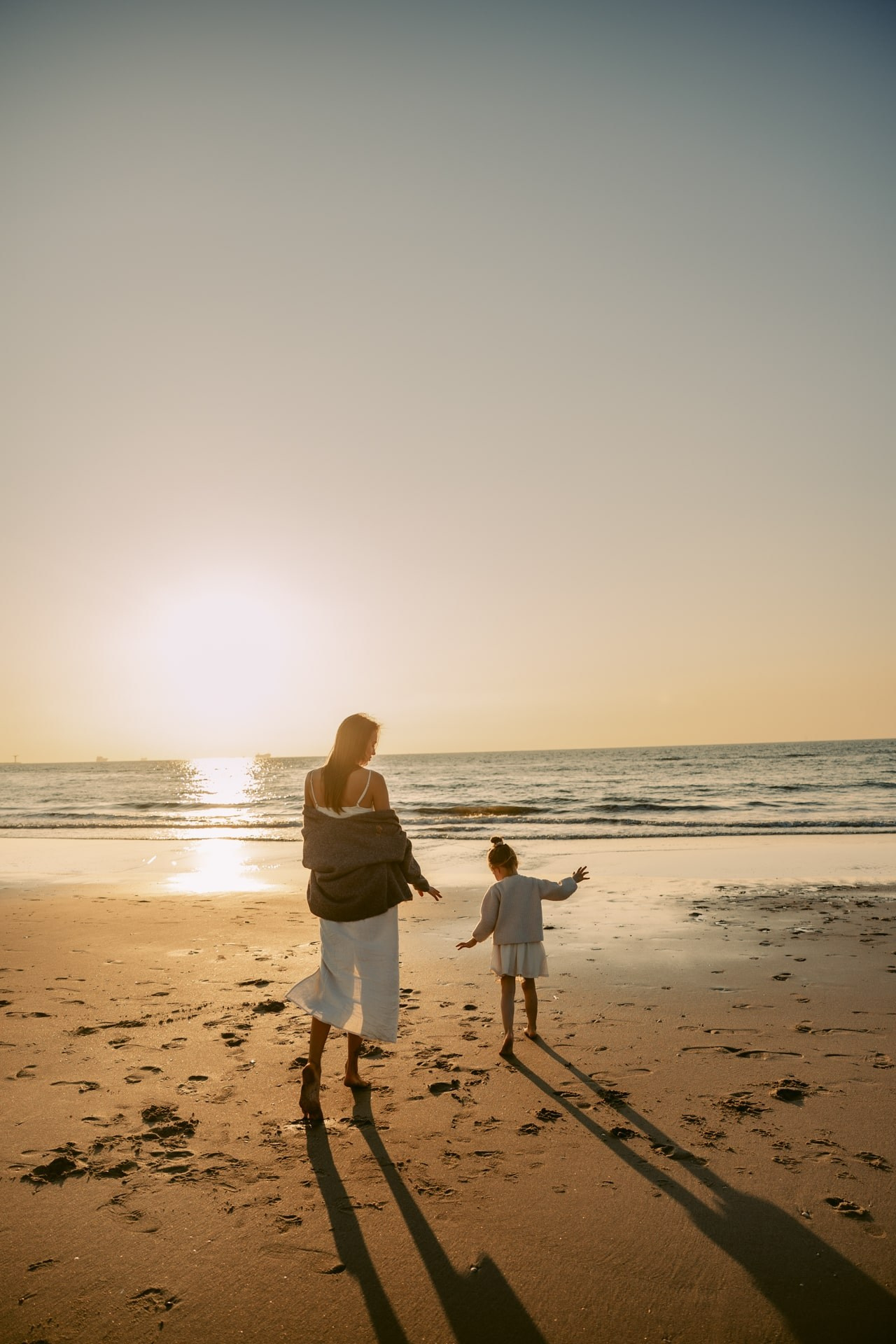 Seaside Portraits — Summer Breeze in Hoek van Holland. Romantic & Soulful Photography by Natalia Olhova in Rotterdam
