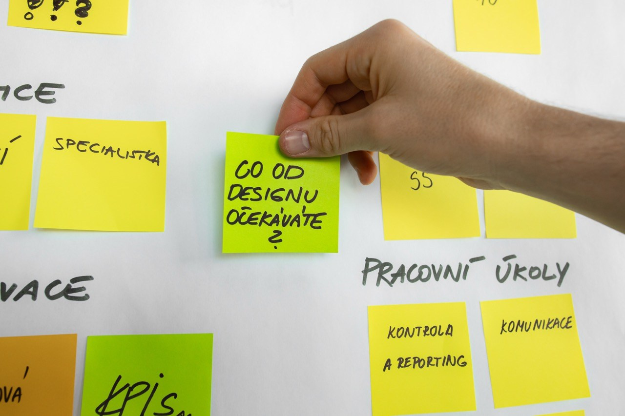 Korporátní a firemní fotografie. Dana Lišková — Empatická fotografka | Introspektivní umělkyně | Neurodivergentní koučka| Zakladatelka Artepy.cz