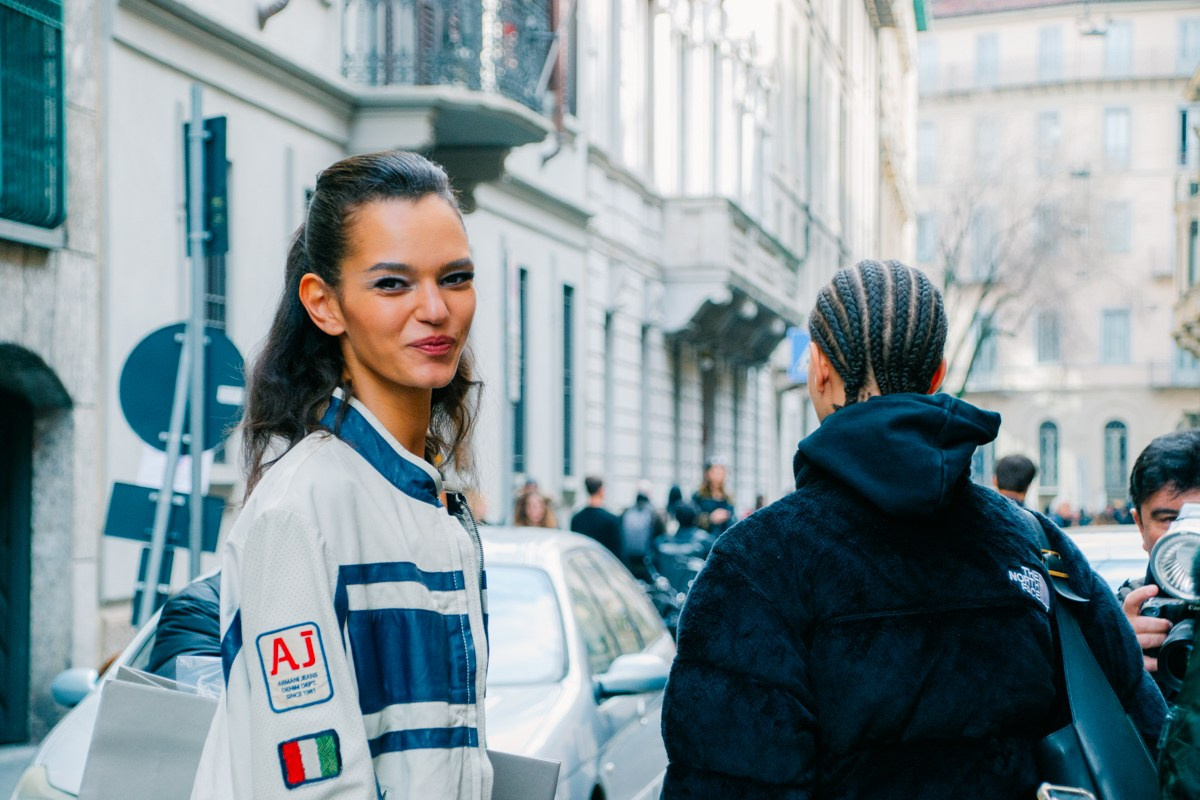 Street style in Milan. Milano Fashion Week.  Lifestyle photographer Milan.