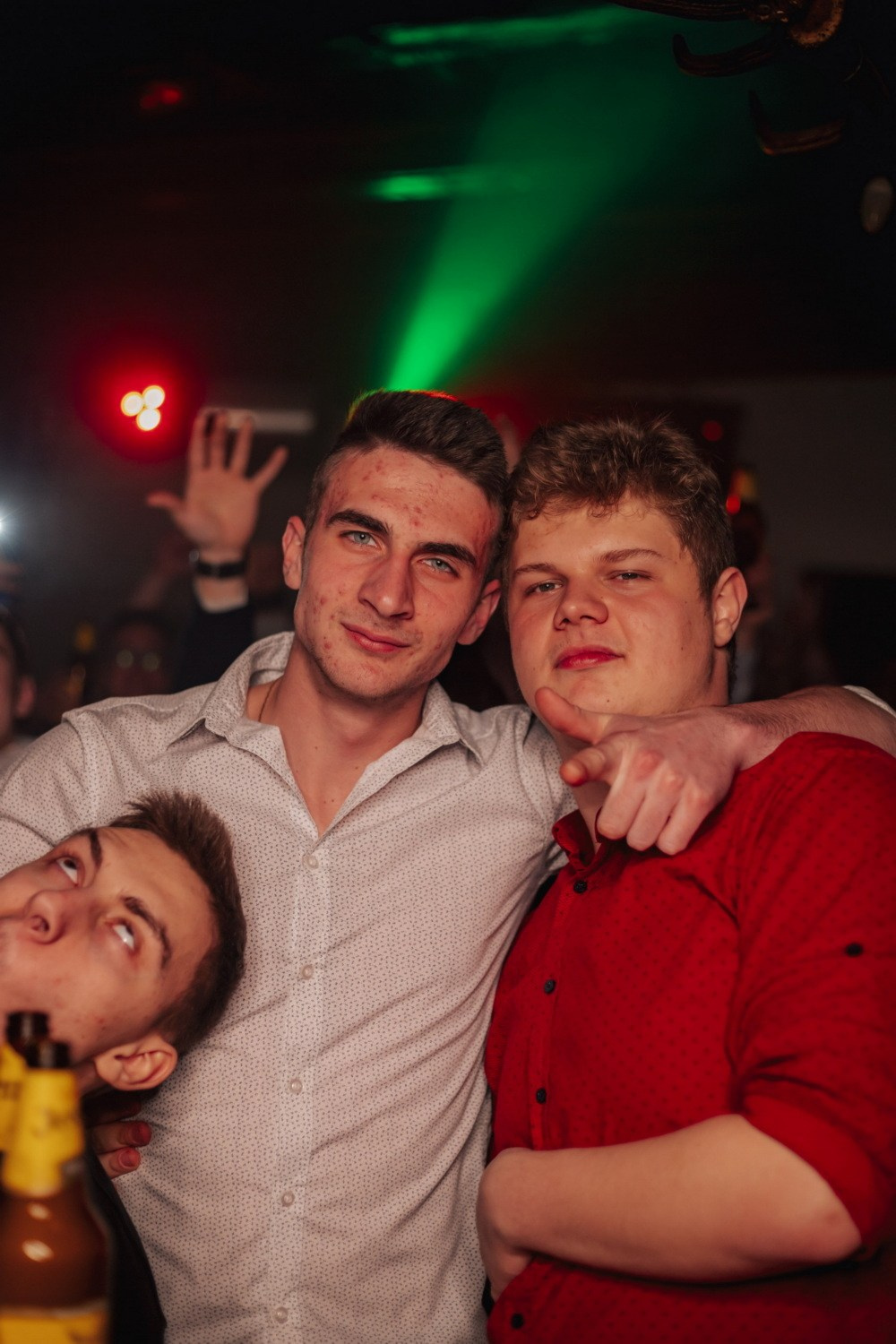 FOTOGRAFISANJE PUNOLETSTVA. Fotografi iz Backog Petrovca David i Andrea Stojanovic