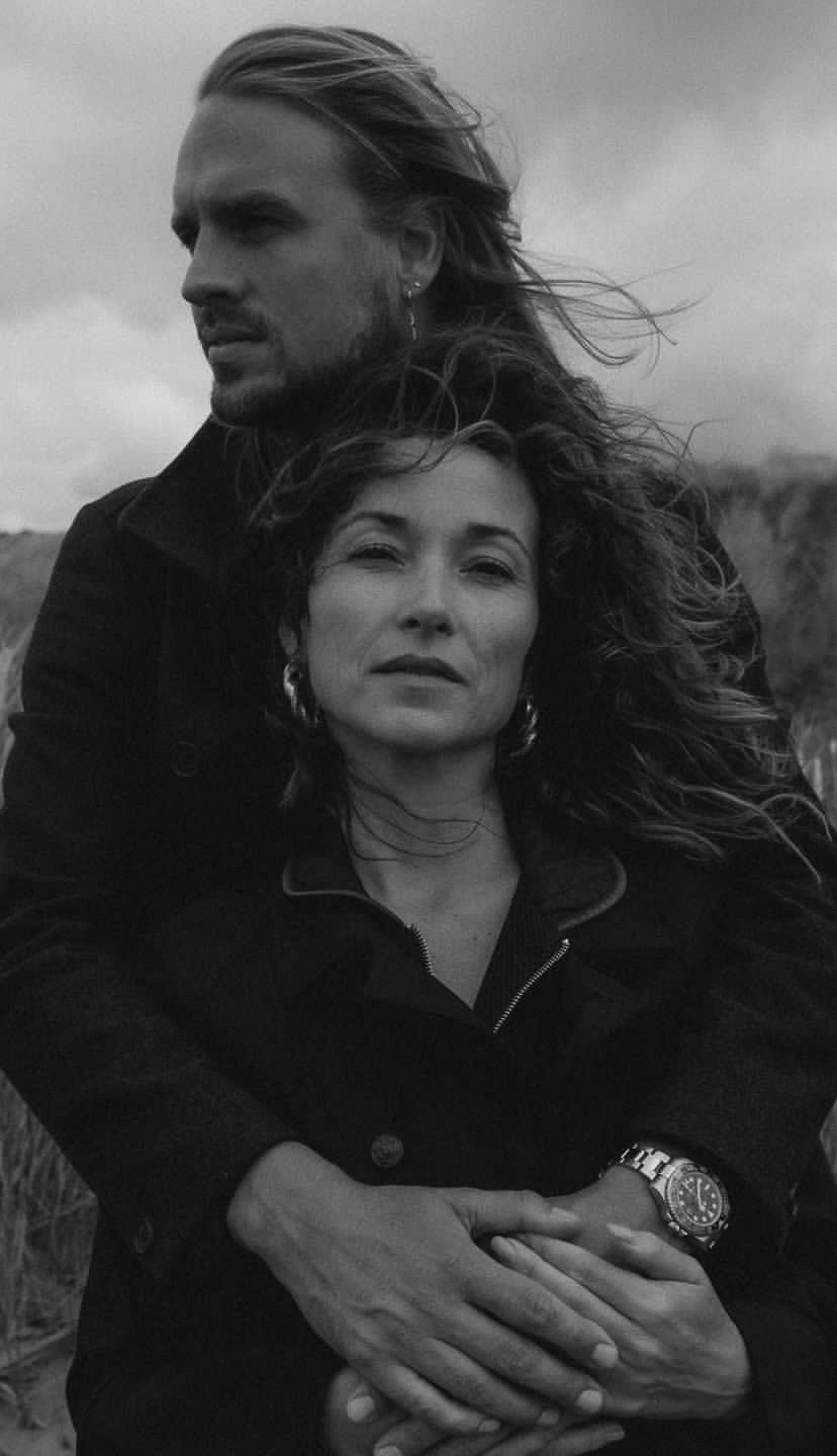 Posa di base per un servizio fotografico di coppia