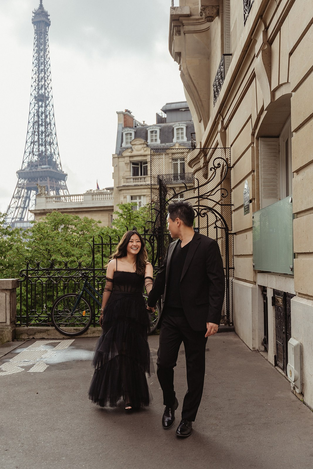 Couple shooting. Photographer in Paris Yulia Shkadina | Couples, engagement, pre-wedding, individual photo-shoots in Paris at the best locations