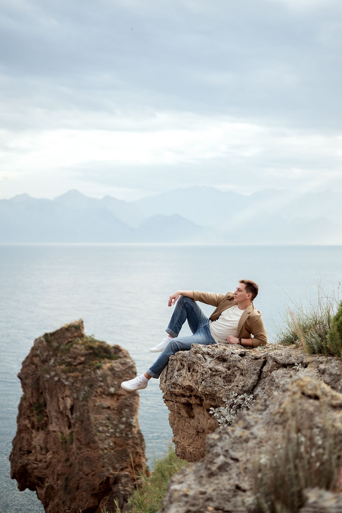 Скалы на море с шикарным видом. Фотограф Анталия, Кемер, Белек, Сиде Дарья Кая