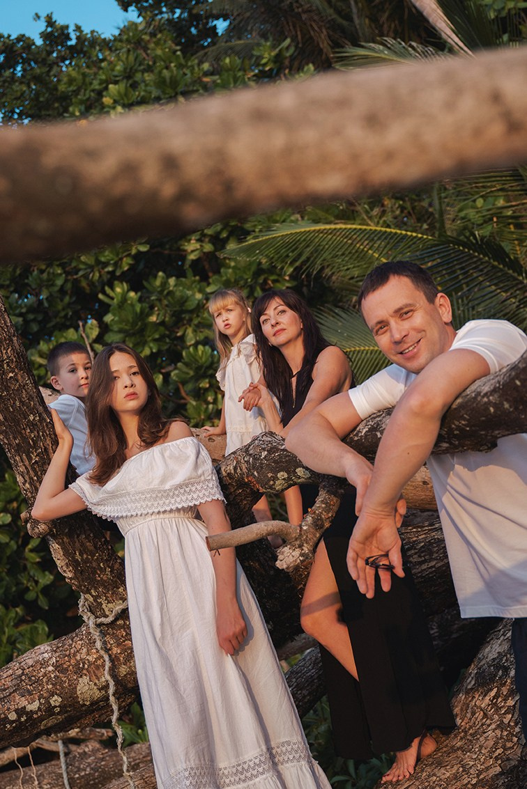 Family Photography in Hoi An | Natural & Candid Moments. Photographer in Hoi An — Veronika Guzenko. Natural photoshoots for couples, families and solo travelers. Book your shoot today