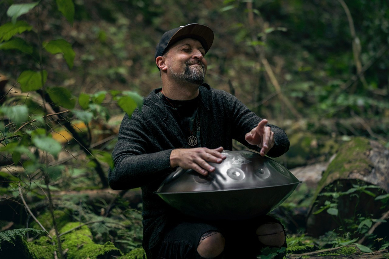 Mens portrait photography. Dana Lišková — Empatická fotografka | Introspektivní umělkyně | Neurodivergentní koučka| Zakladatelka Artepy.cz