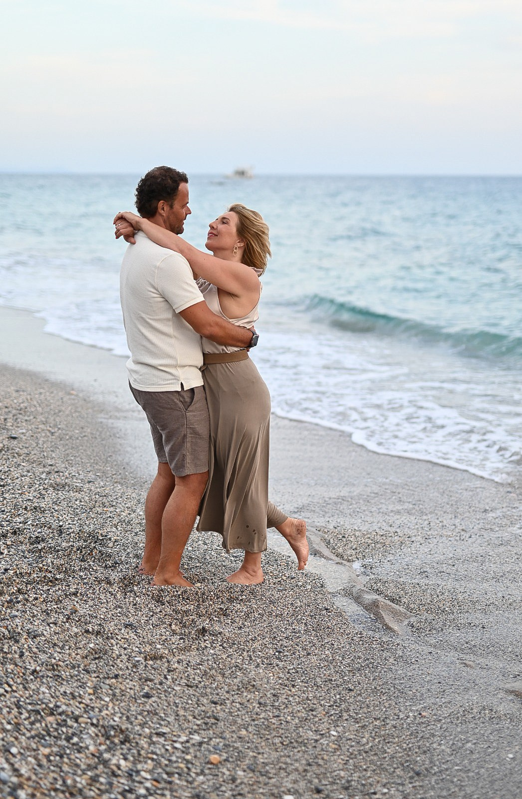 Love story на пляже Улаш. Photographer in Alanya, Side, Manavgat. Türkiye