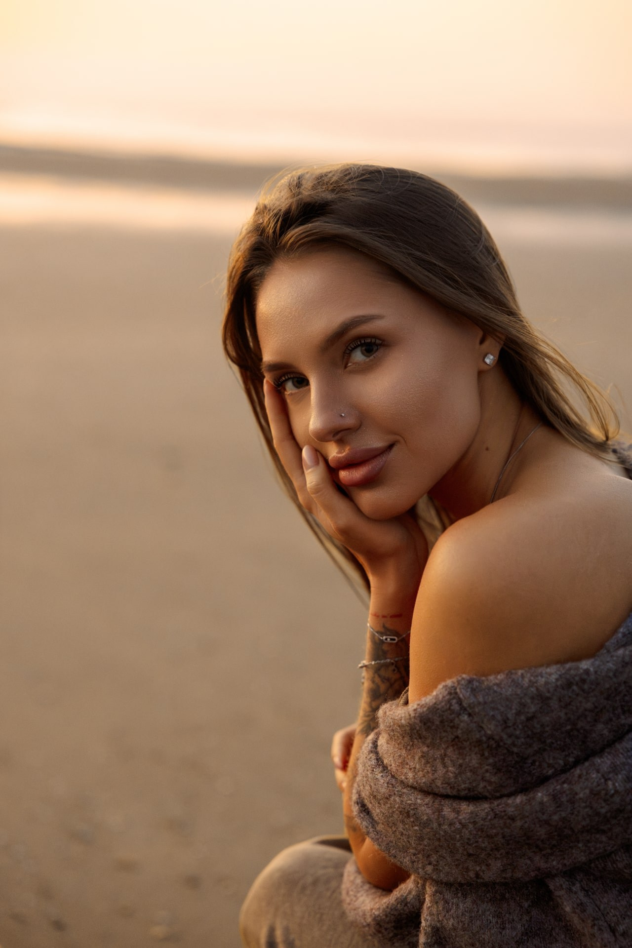 Natural portraits by the sea and in Dutch parks. Romantic & Soulful Photography by Natalia Olhova in Rotterdam