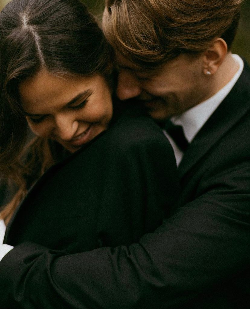 Posa di base per un servizio fotografico di coppia