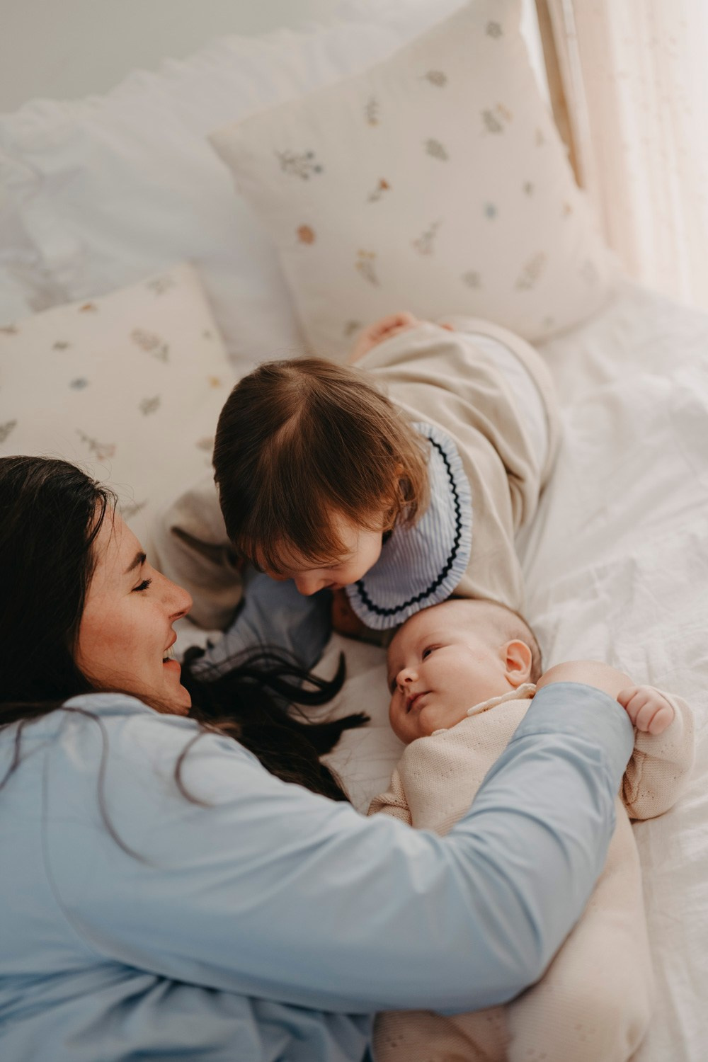 Mamine i bakine Masa i Nadja. Deciji i porodicni fotograf u Beogradu Oksana Skendzic