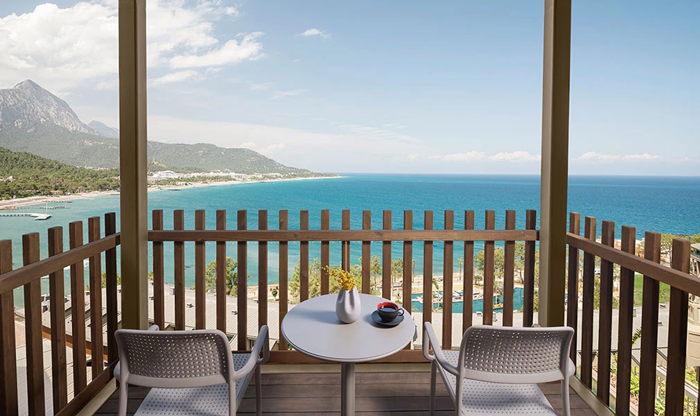 NG PHASELIS BAY. Lero Photographer and a set designer|individual custom portrait and advertising photography in Zutphen