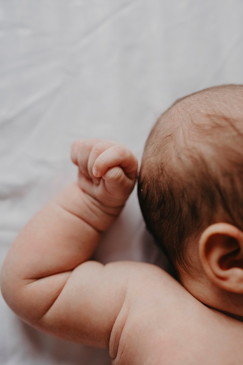 Bojana, Marko i Eva — porodicno fotografisanje kod kuce. Deciji i porodicni fotograf u Beogradu Oksana Skendzic