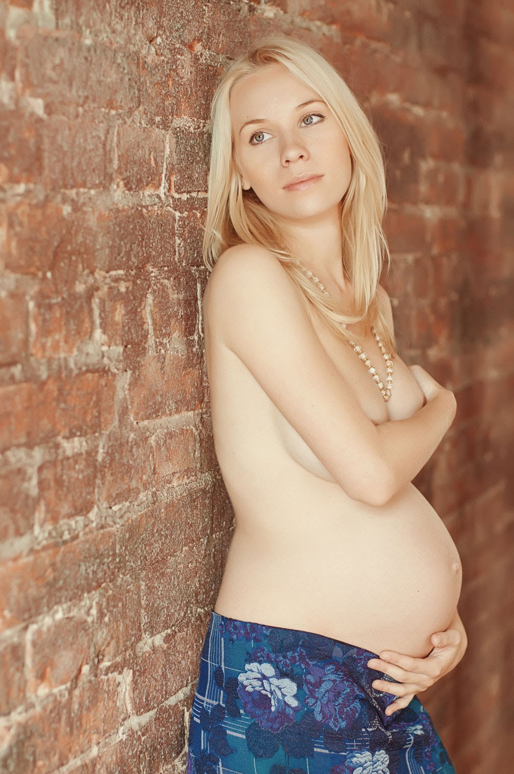 Pregnancy photo shooting. Wedding and Family Photographer in Slovenia