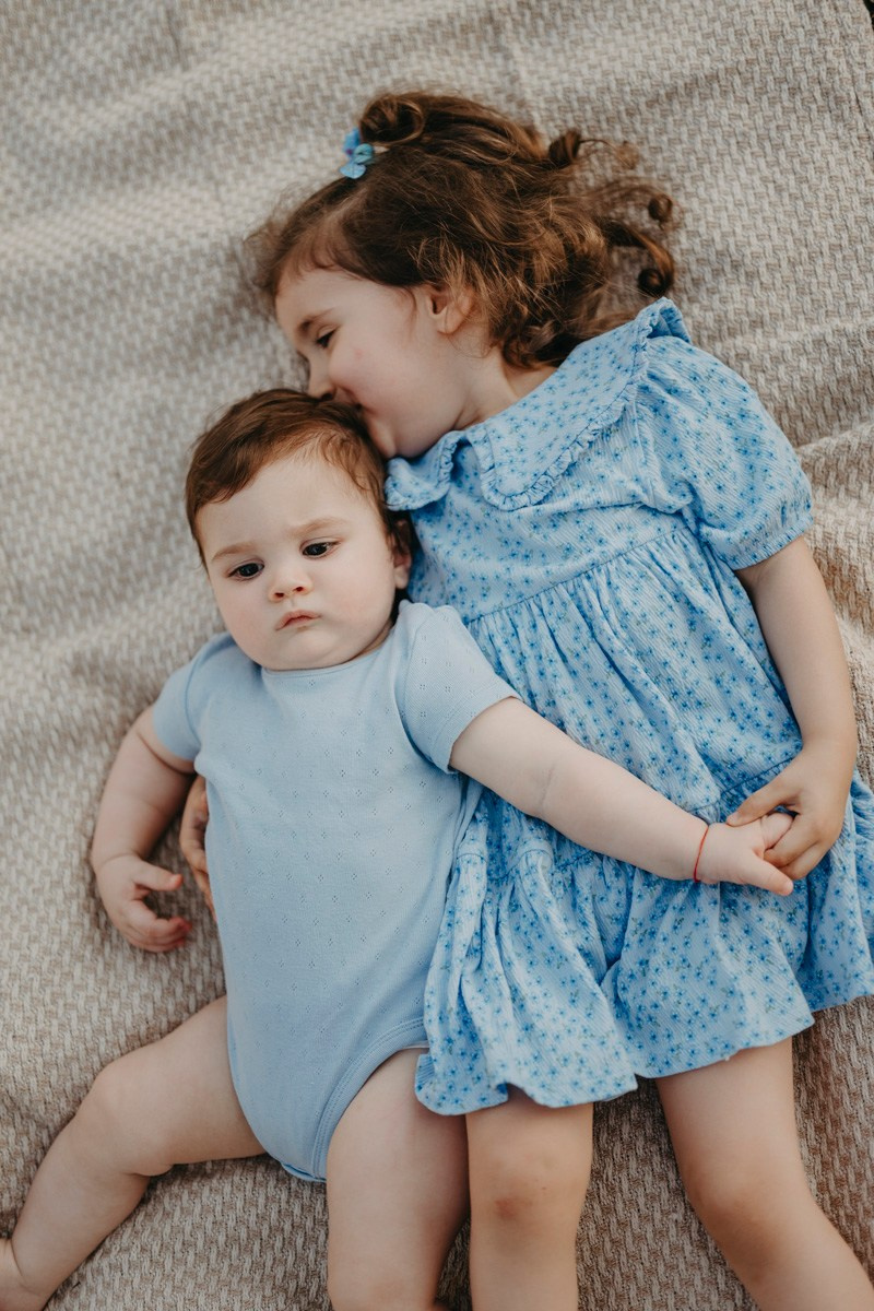 Jovana Zoran Jana i Bogdan — porodicno fotografisanje napolju. Deciji i porodicni fotograf u Beogradu Oksana Skendzic