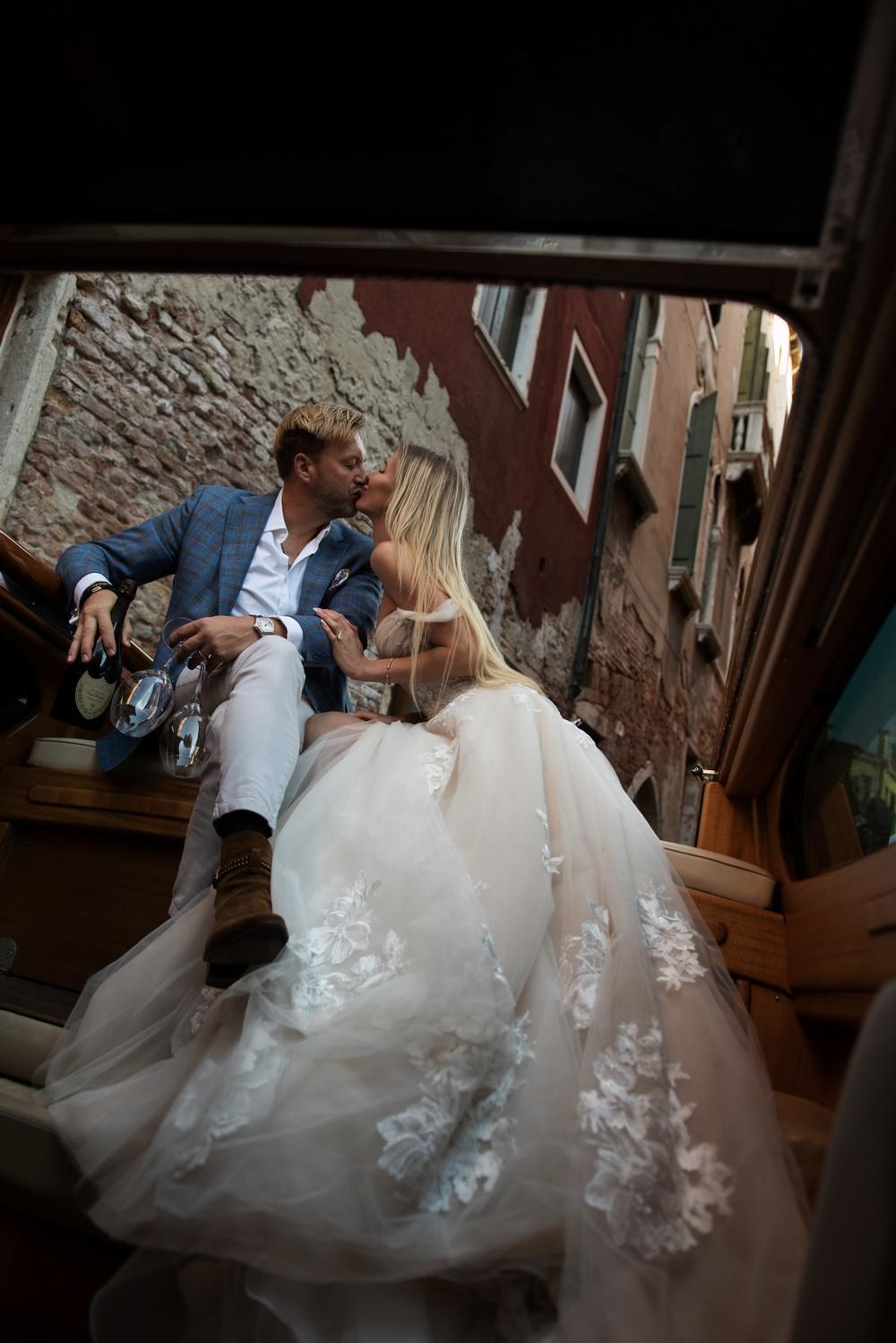Wedding Photoshoot in Venice'sept 23. Lake Como Wedding Photographer | Elegant & Timeless Photography in Italy