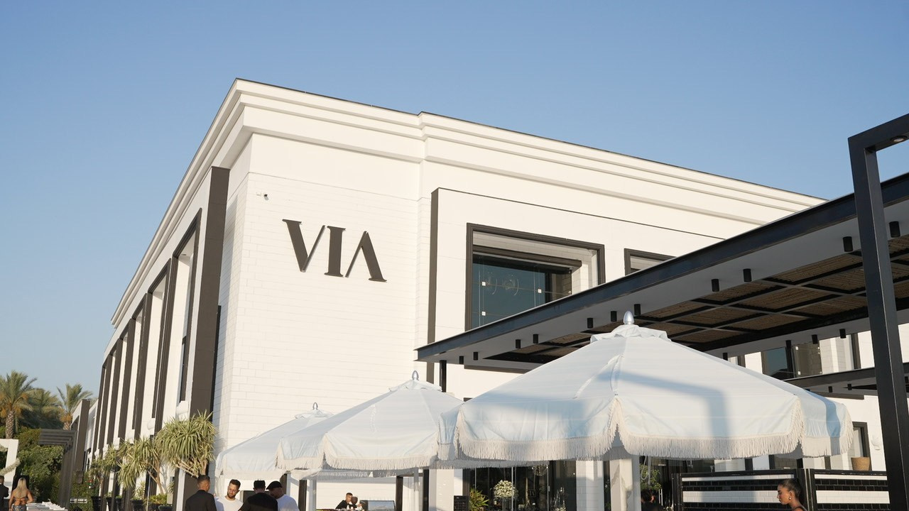 VIA / BASICO. Wedding and events photographers Studio Shalom