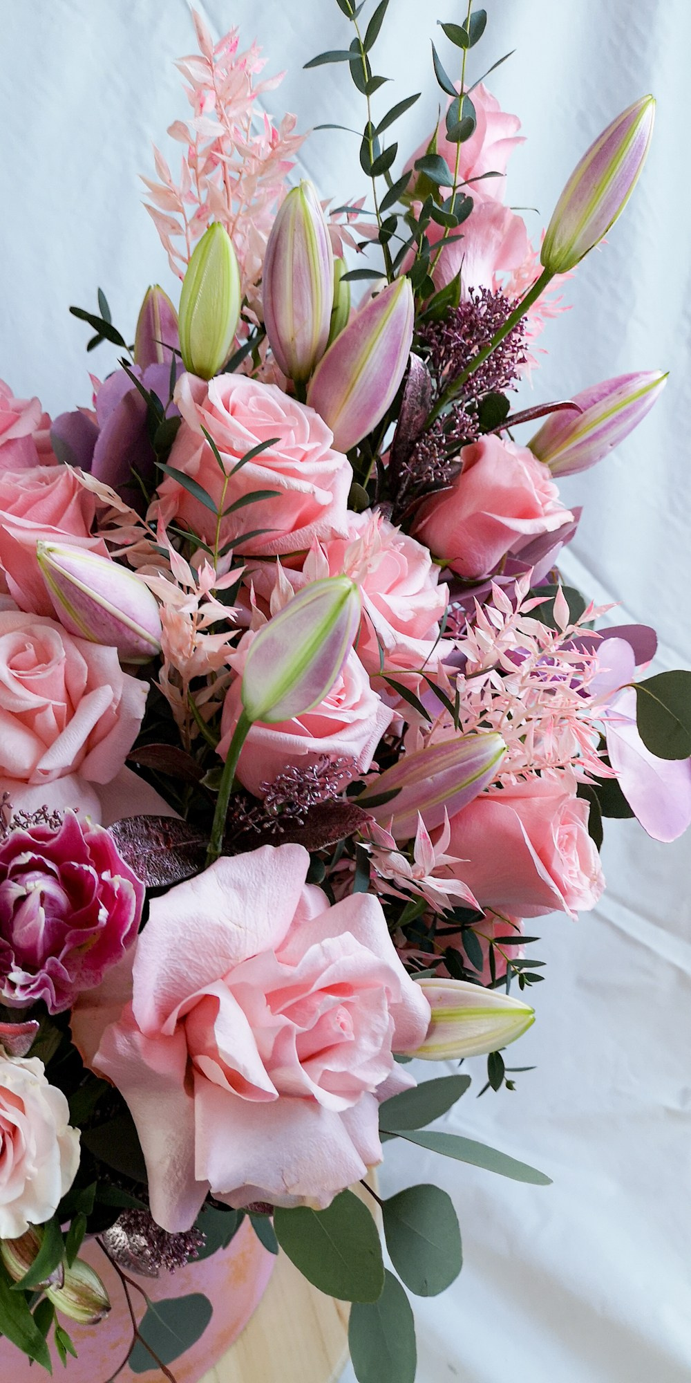 Ziedu pušķi kastē. Event design, decoration, floristry, gift, Irina Novika, Riga, Latvia