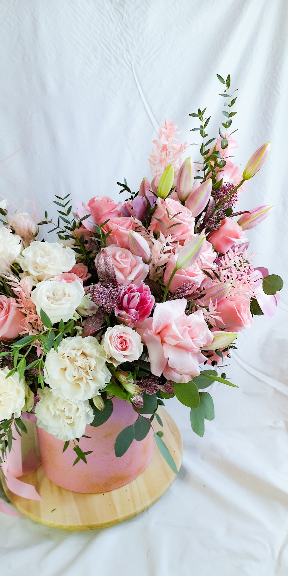 Ziedu pušķi kastē. Event design, decoration, floristry, gift, Irina Novika, Riga, Latvia