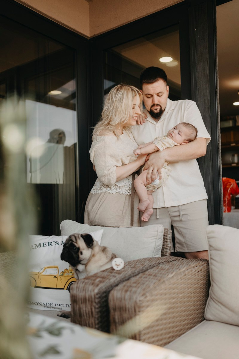 Jelena, Uros i Vasilije / porodicno fotografisanje kod kuce. Deciji i porodicni fotograf u Beogradu Oksana Skendzic