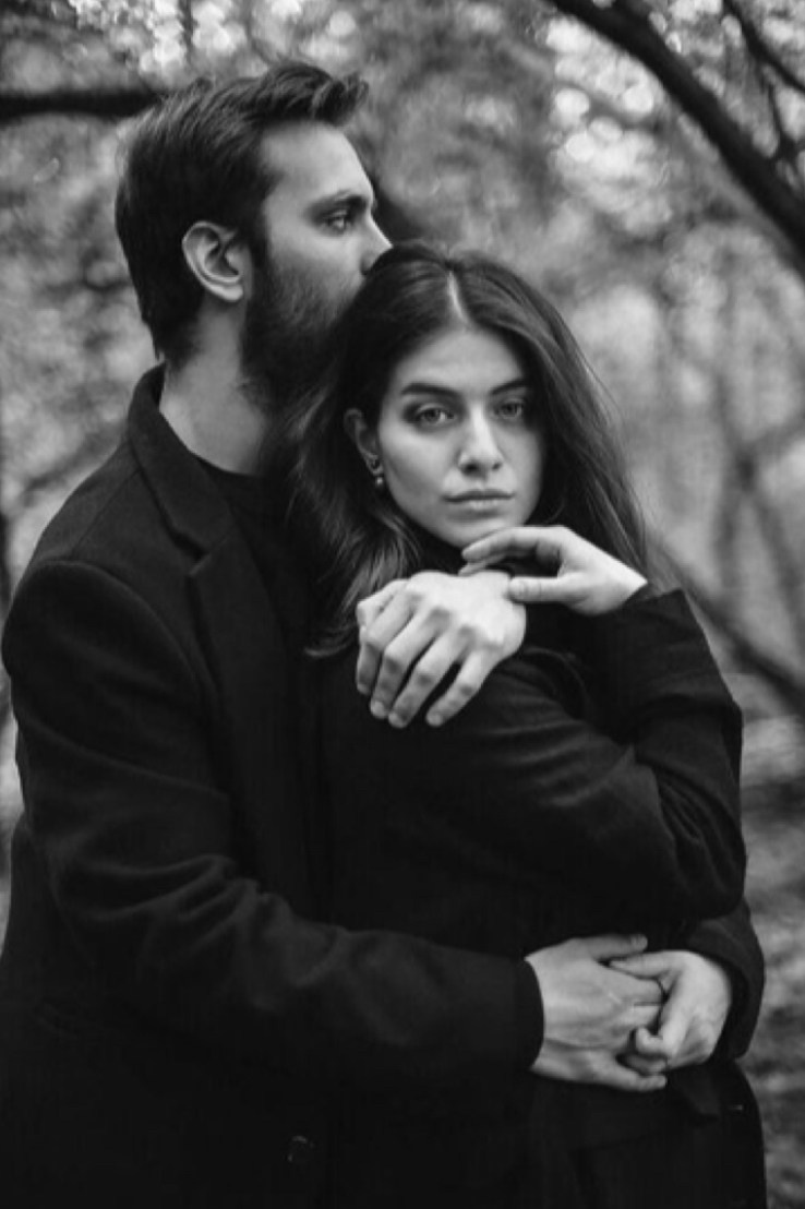 Posa di base per un servizio fotografico di coppia