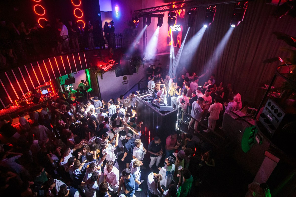 Las discotecas. Fotógrafo de retrato, familia y reportajes en Valencia | España | Europa Vitalii Lumier