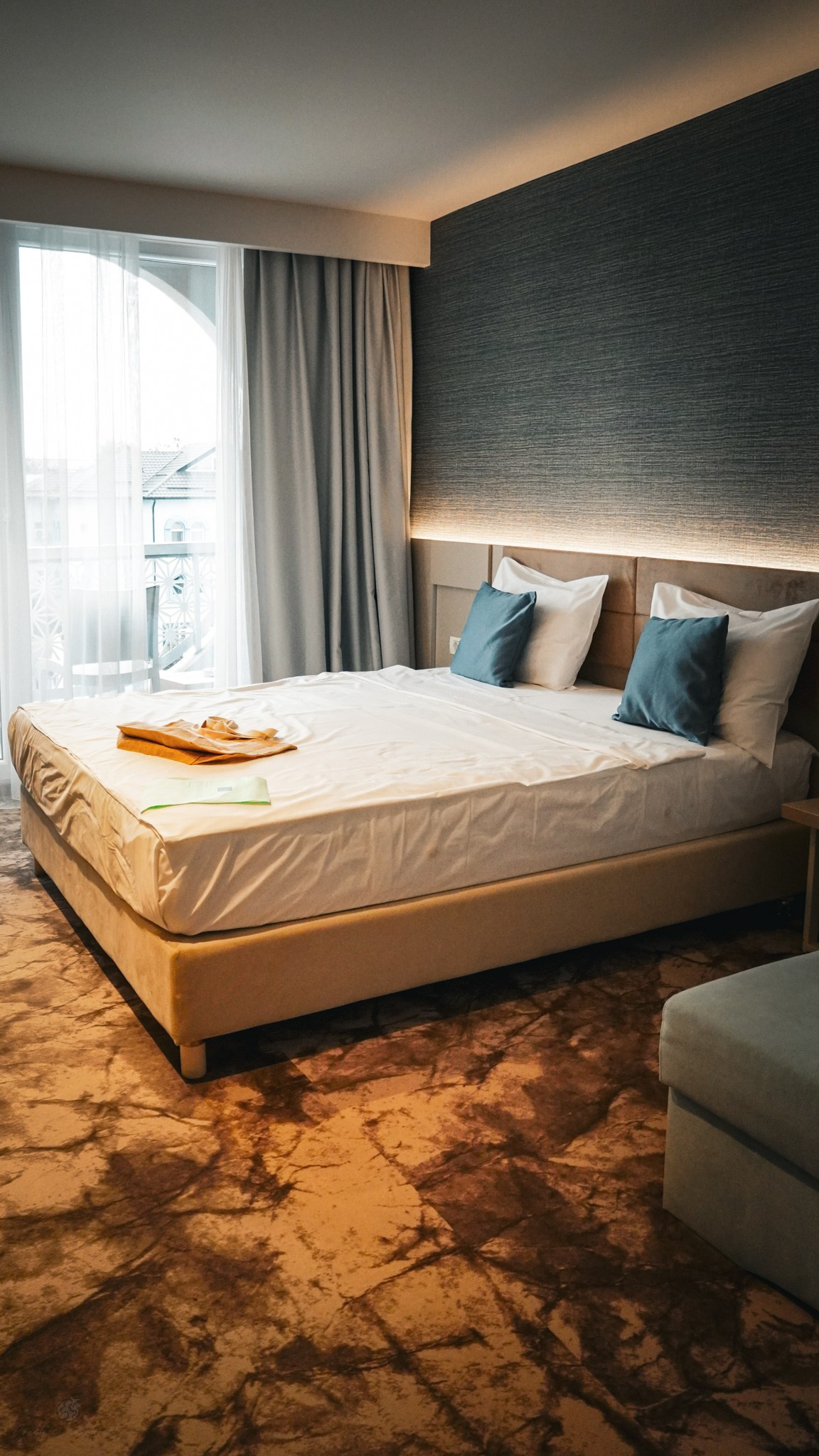 Bacolux Koralyo. Creste si calatoreste