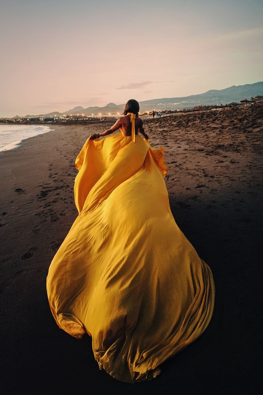 Sesión con vestido volador en Tenerife. Fotógrafa de familias, bodas, comuniones, newborn, premamá en Tenerife | Sesiones con vestidos voladores | Tania Bonnet
