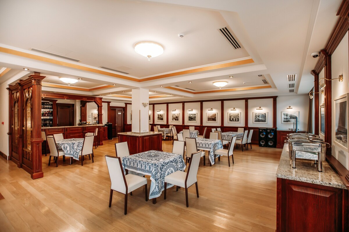 Porta Caucasia. Главная