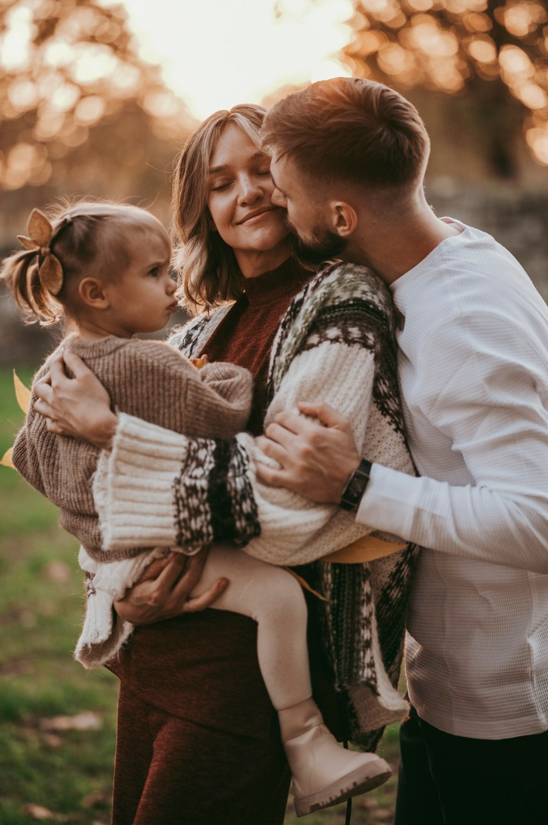 Anastasija, Aleksej i Agata / porodicno fotografisanje napolju. Deciji i porodicni fotograf u Beogradu Oksana Skendzic