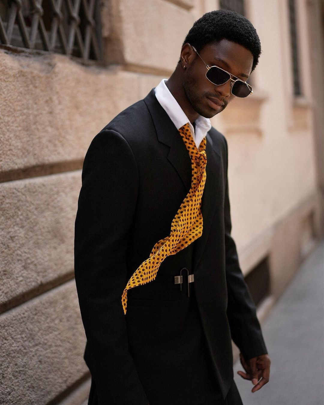 Sadiqdesh. Julia Di |Fashion streetstyle photographer|videomaker in Milan & Paris